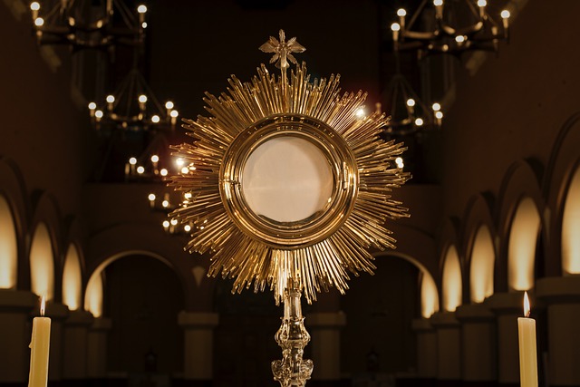 monstrance-3483291_640